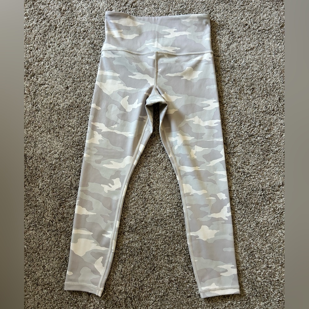Athleta Grey Elation 7/8 Tight Camouflage Leggings -  Size XSP